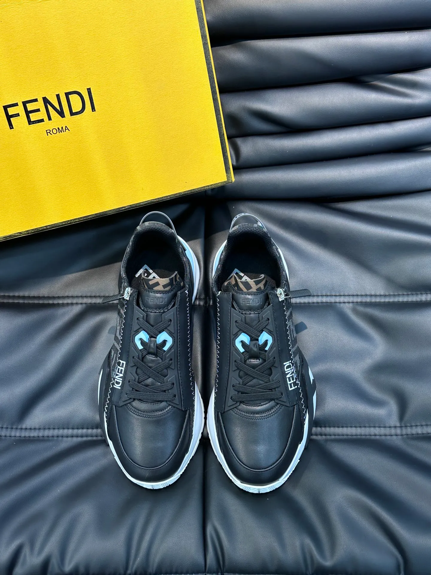 Men's shoes 💰p560 "Fend*" new men's casual sports shoes, equipped with elastic straps, side zippers, and corrugated soles engraved with F. Embossed Fendi Flow lettering on the heel. Made of technical fabric and a mix of blue and suede. Decorated with Lycra® details. FF graphic tongue. Ultra-light and wear-resistant EVA sole. Size: 38-44